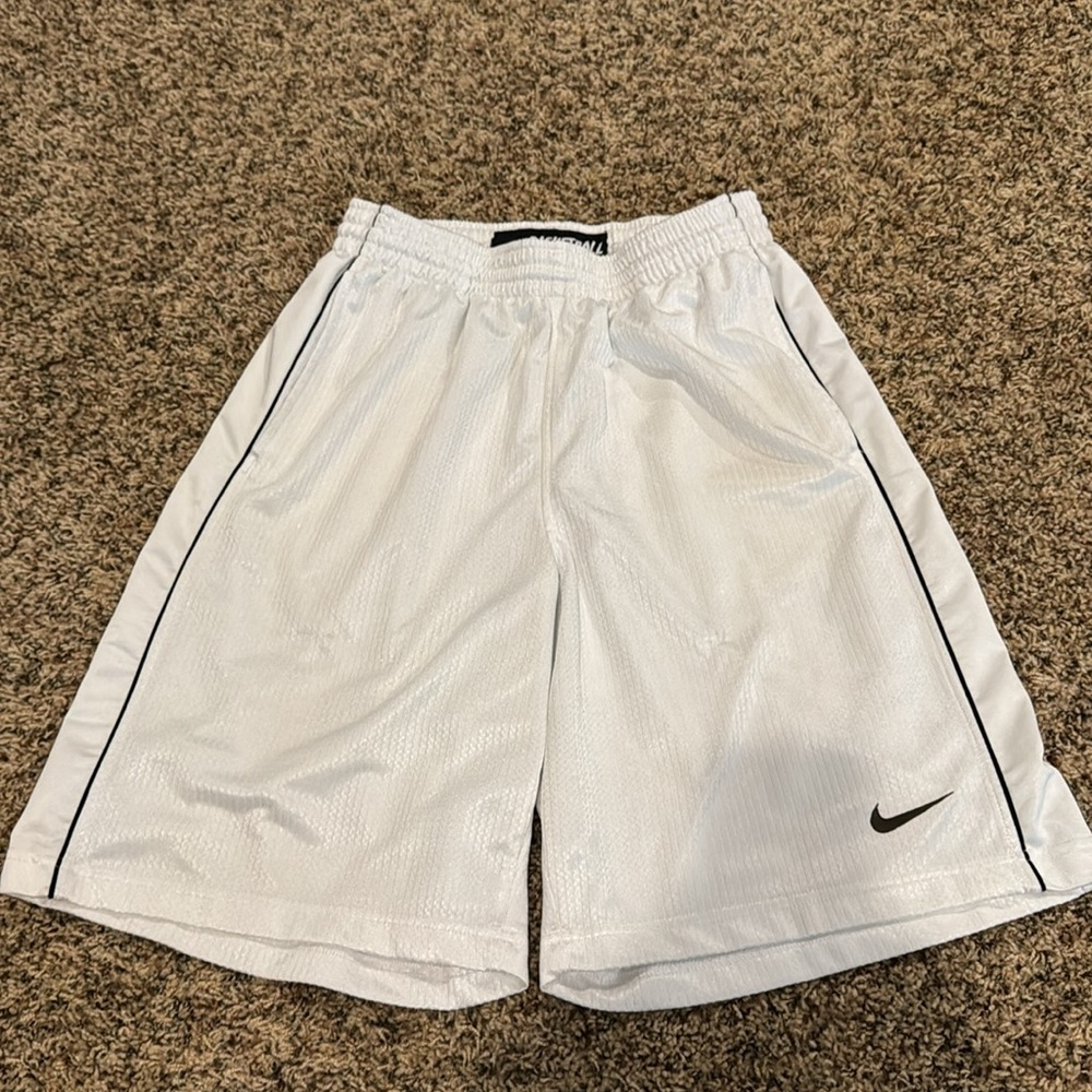 Men’s Nike White Ribber Long Basketball Athletic Shorts - Size Medium